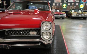 Pontiac-GTO-Convertible-Coupe-1967-Red-Black-0-35