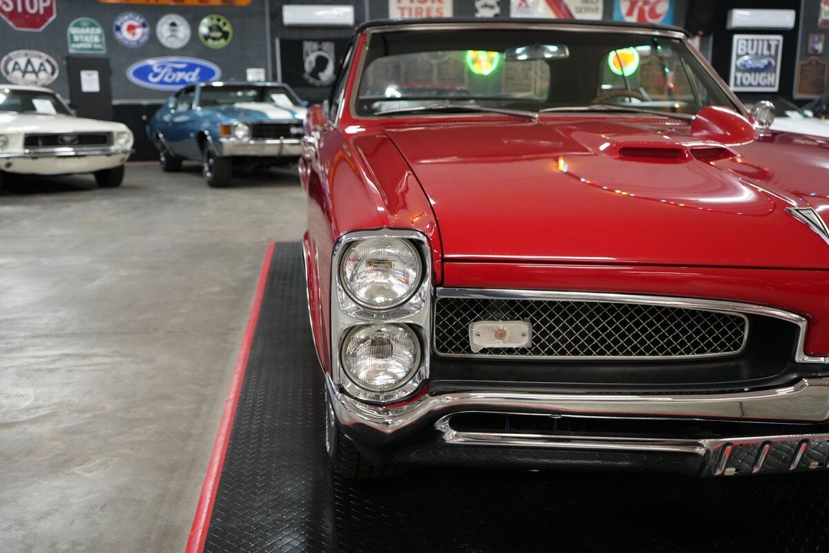 Pontiac-GTO-Convertible-Coupe-1967-Red-Black-0-36