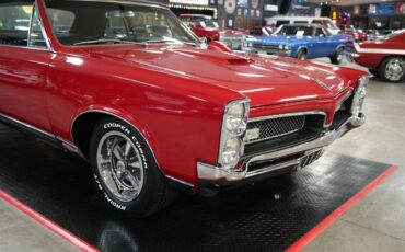 Pontiac-GTO-Convertible-Coupe-1967-Red-Black-0-37