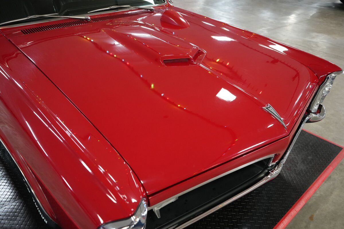 Pontiac-GTO-Convertible-Coupe-1967-Red-Black-0-38