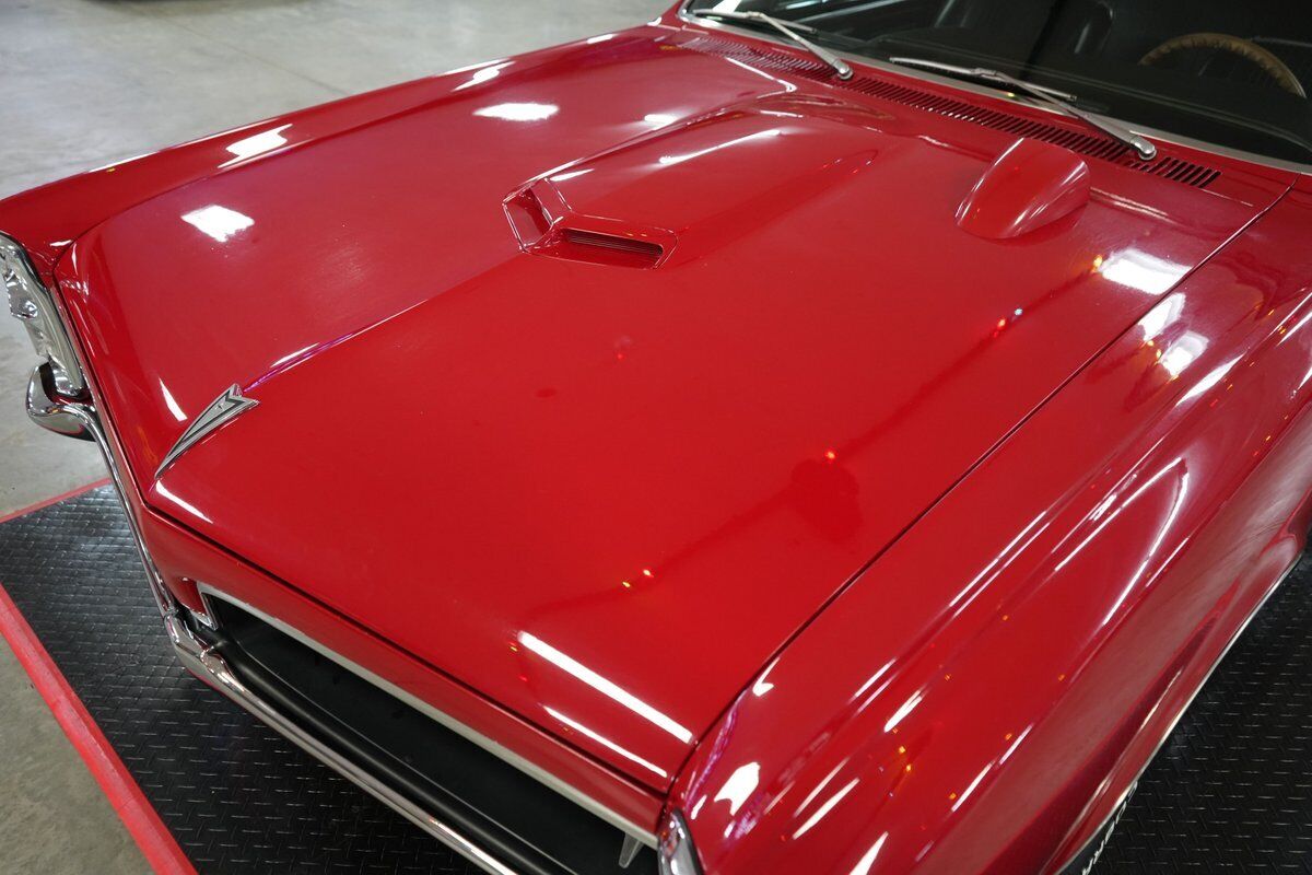 Pontiac-GTO-Convertible-Coupe-1967-Red-Black-0-39