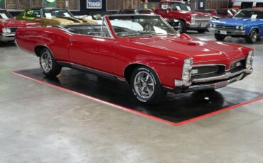 Pontiac-GTO-Convertible-Coupe-1967-Red-Black-0-7