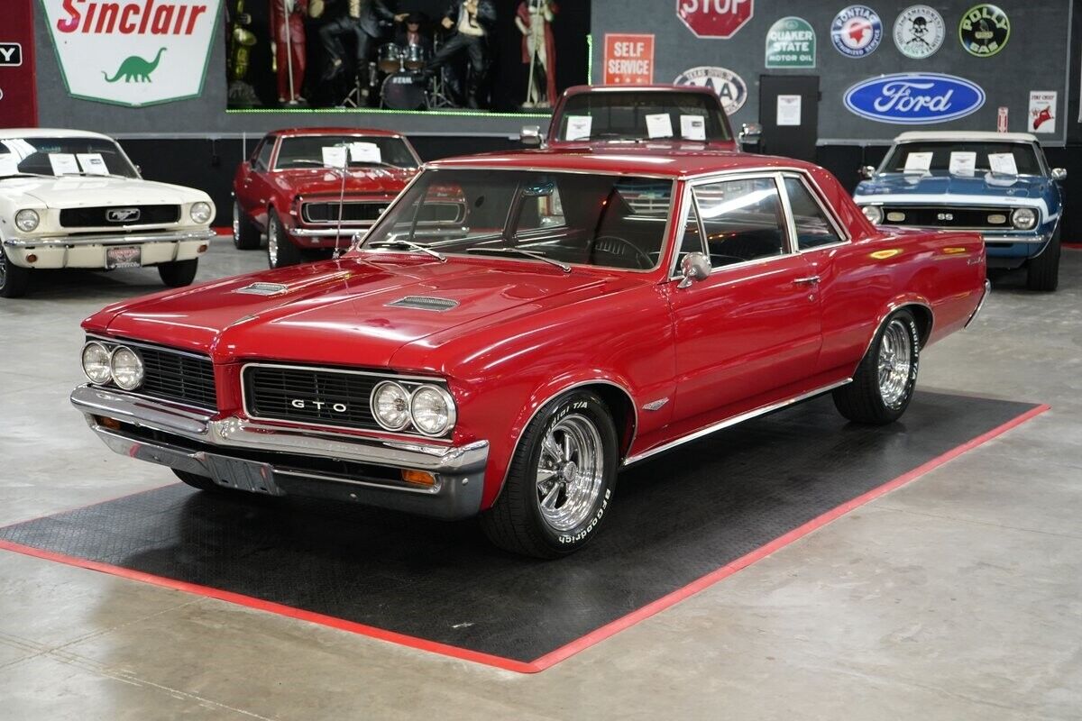 Pontiac-GTO-Coupe-1964-Red-Black-0-1