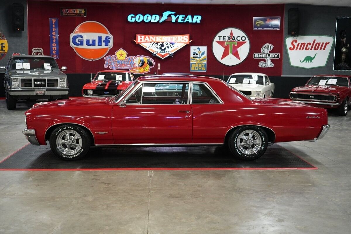 Pontiac-GTO-Coupe-1964-Red-Black-0-2