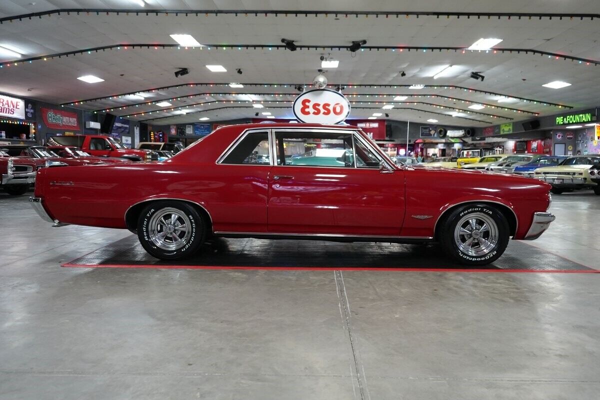 Pontiac-GTO-Coupe-1964-Red-Black-0-23