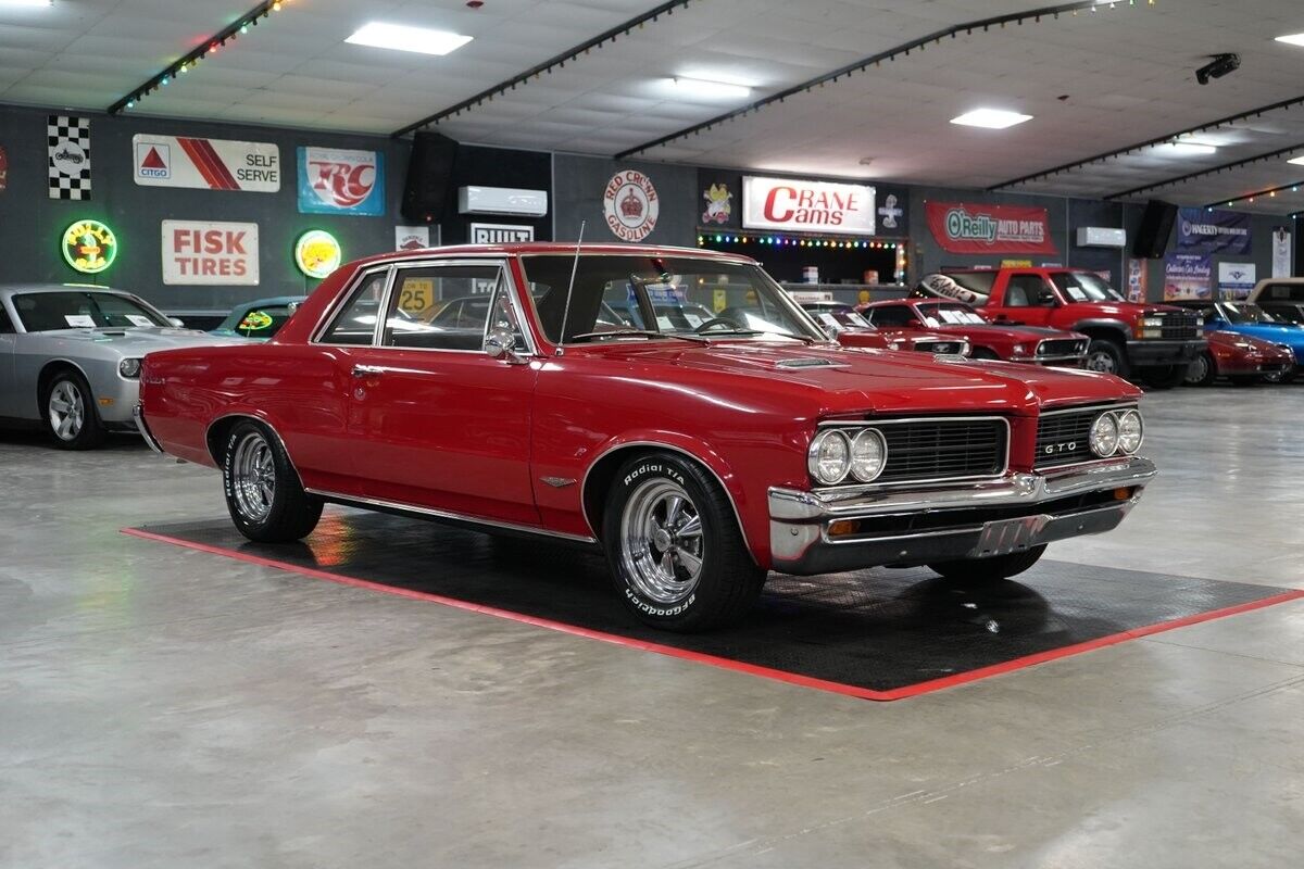 Pontiac-GTO-Coupe-1964-Red-Black-0-24