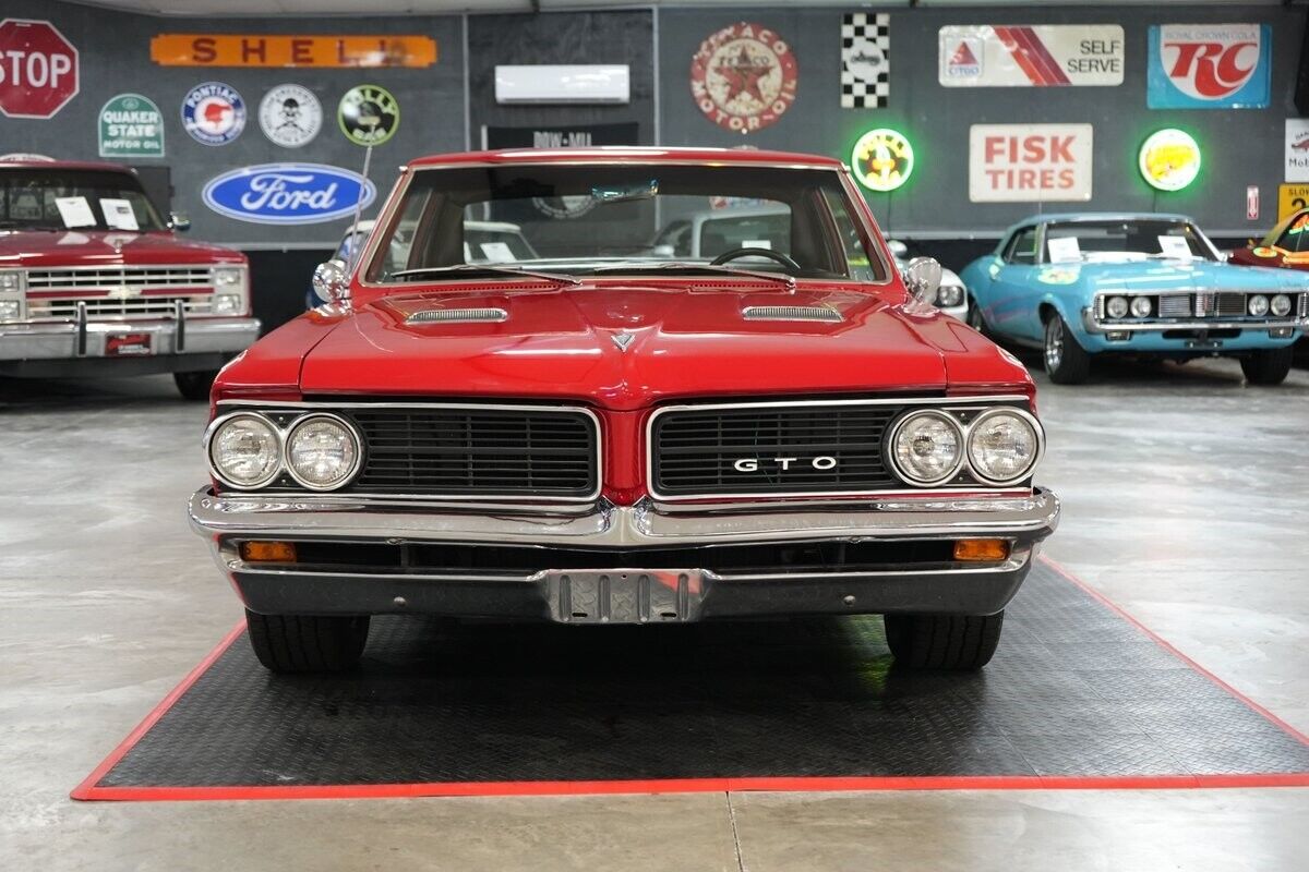 Pontiac-GTO-Coupe-1964-Red-Black-0-25