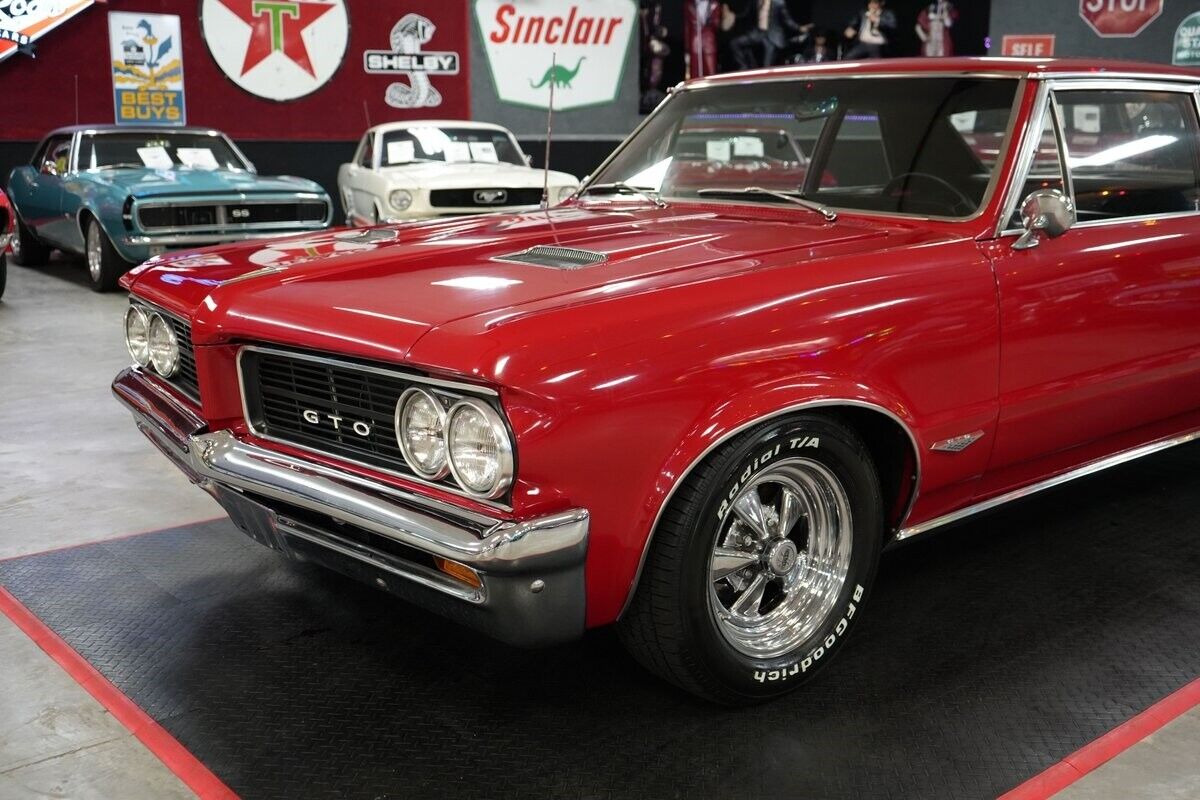 Pontiac-GTO-Coupe-1964-Red-Black-0-26