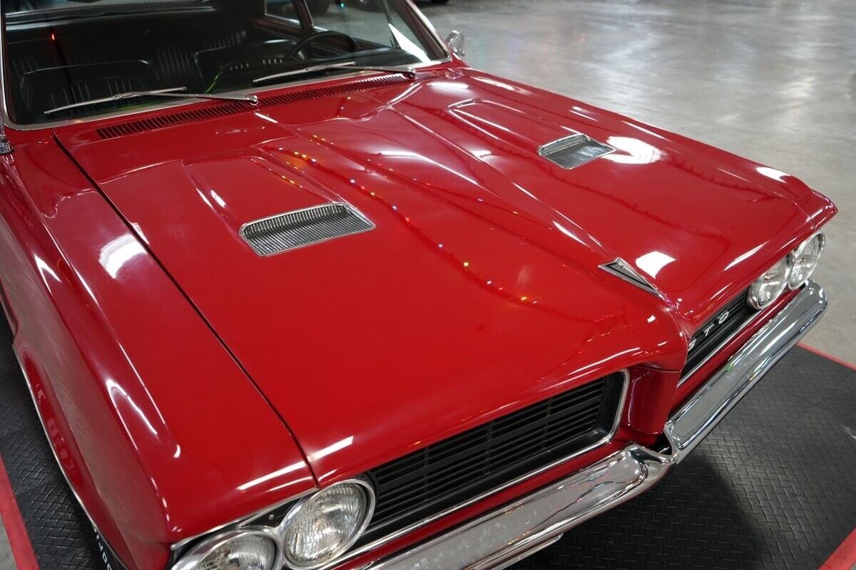 Pontiac-GTO-Coupe-1964-Red-Black-0-30