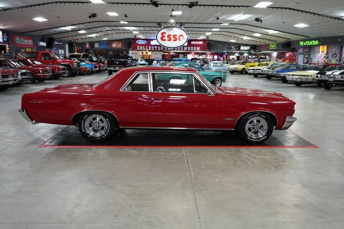 Pontiac-GTO-Coupe-1964-Red-Black-0-6