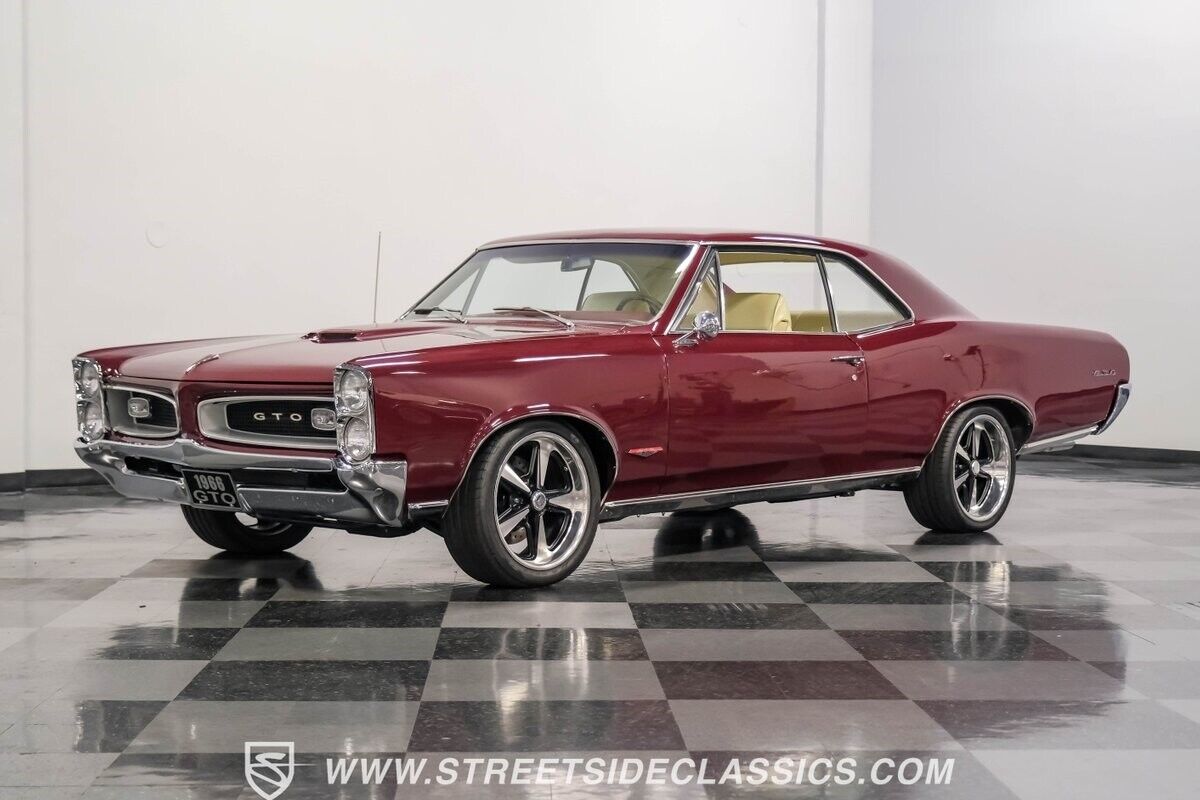 Pontiac-GTO-Coupe-1966-Burgundy-Parchment-128937-6