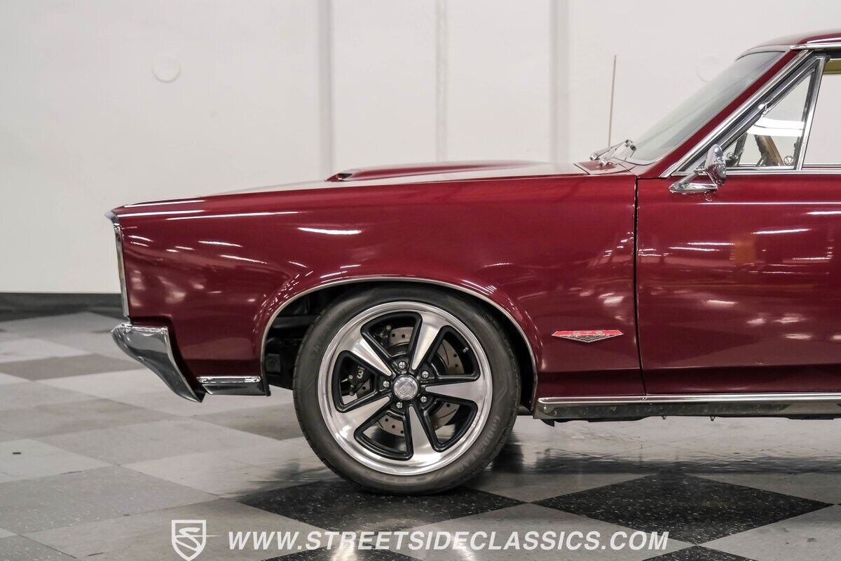 Pontiac-GTO-Coupe-1966-Burgundy-Parchment-128937-7