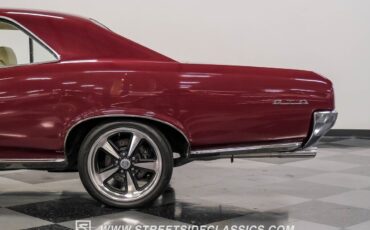 Pontiac-GTO-Coupe-1966-Burgundy-Parchment-128937-8