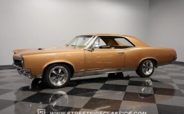 Pontiac-GTO-Coupe-1967-Champagne-Metallic-Gold-917-6