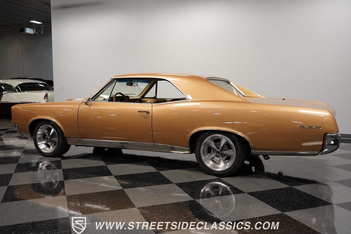 Pontiac-GTO-Coupe-1967-Champagne-Metallic-Gold-917-8