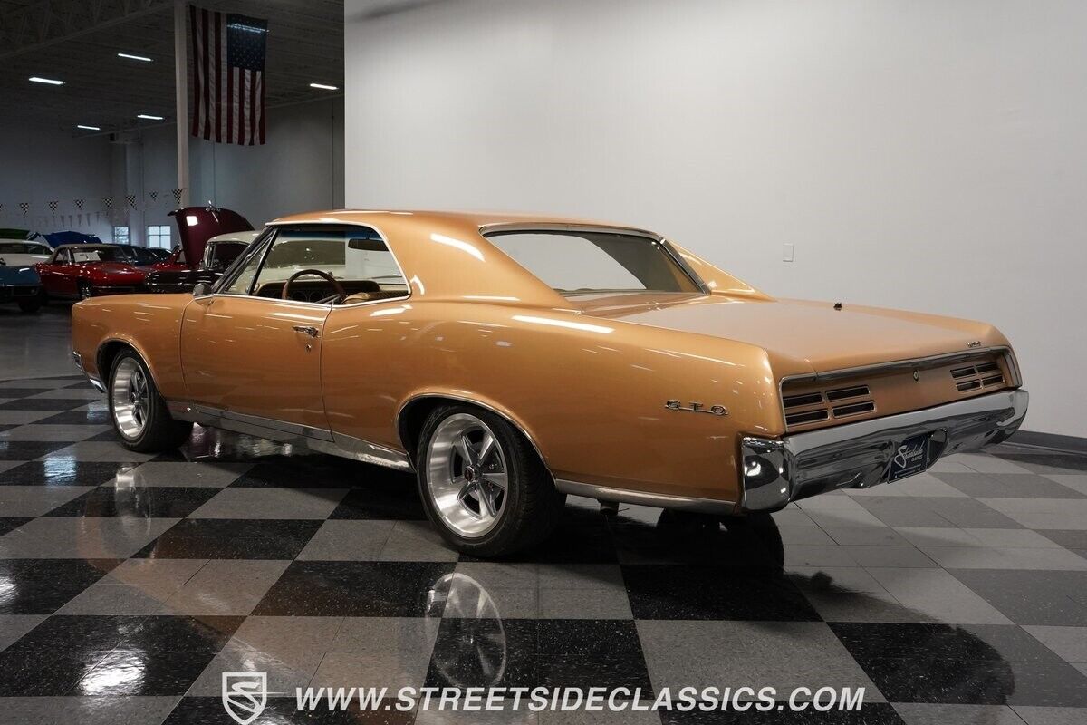 Pontiac-GTO-Coupe-1967-Champagne-Metallic-Gold-917-9