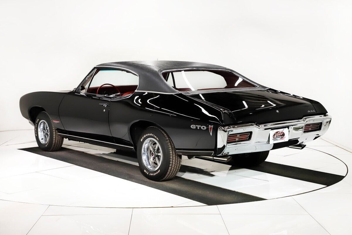 Pontiac-GTO-Coupe-1968-Black-Red-0-5