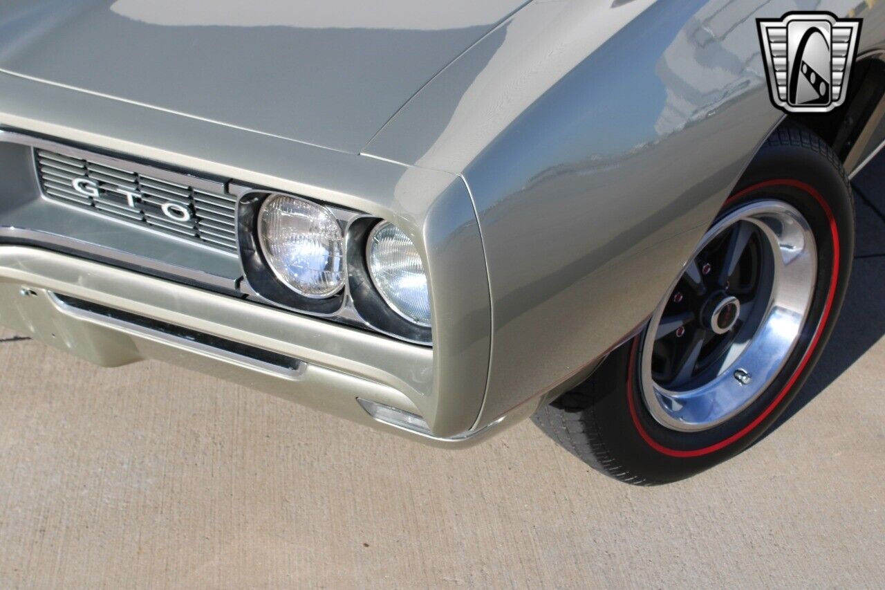 Pontiac-GTO-Coupe-1968-Gold-Gold-104720-11