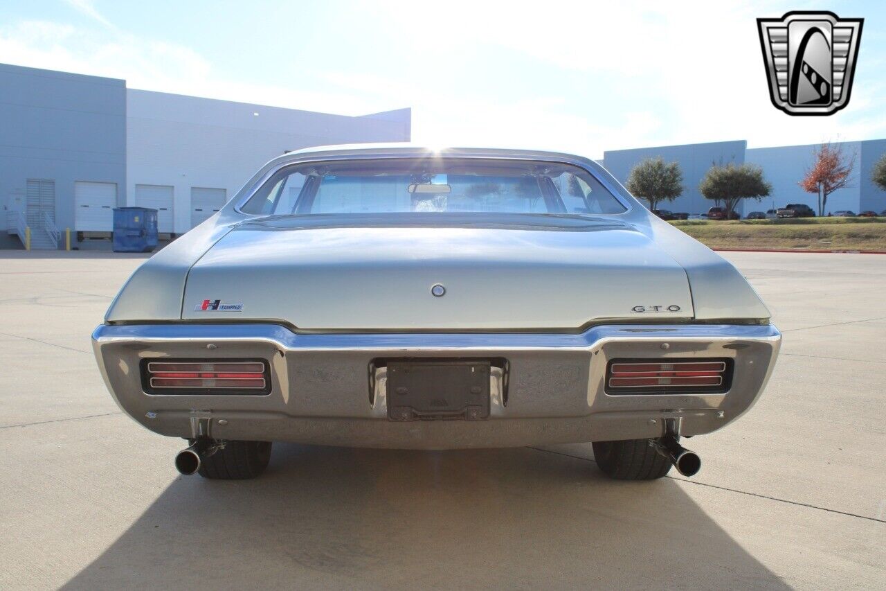 Pontiac-GTO-Coupe-1968-Gold-Gold-104720-4