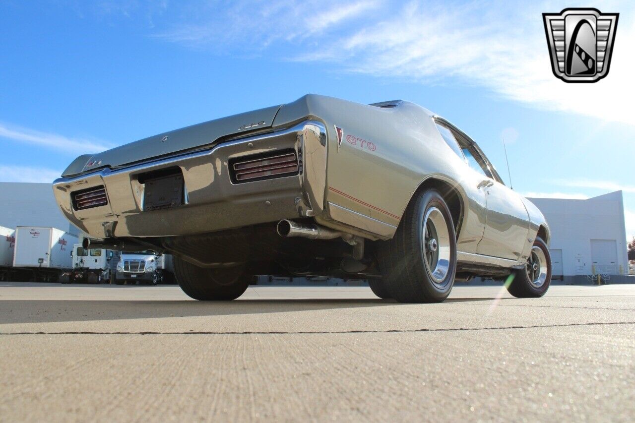 Pontiac-GTO-Coupe-1968-Gold-Gold-104720-5