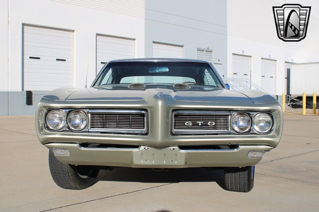 Pontiac-GTO-Coupe-1968-Gold-Gold-104720-6