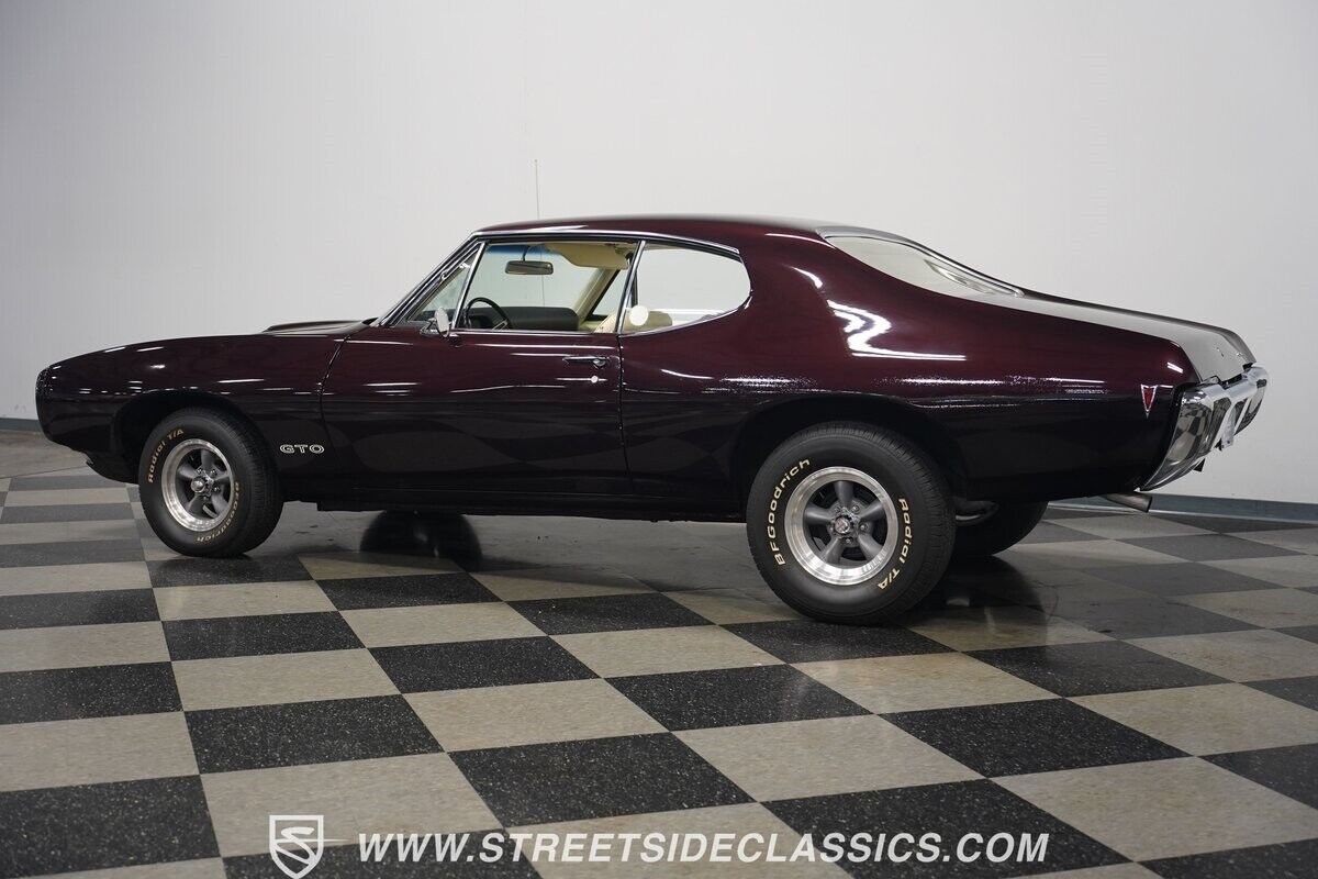 Pontiac-GTO-Coupe-1968-Purple-White-143619-10