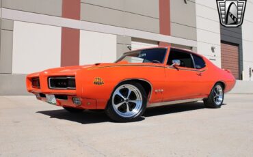 Pontiac-GTO-Coupe-1969-Orange-Black-119928-2