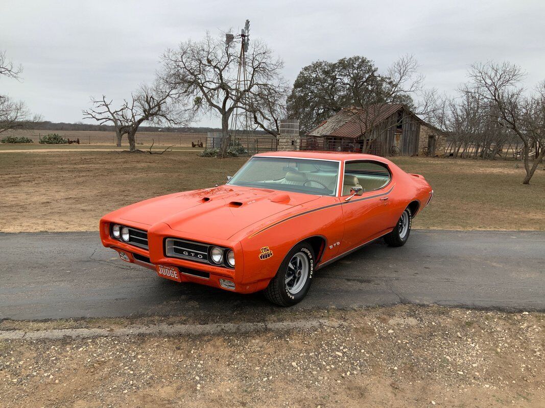 Pontiac-GTO-Coupe-1969-Red-Parchment-1967-10