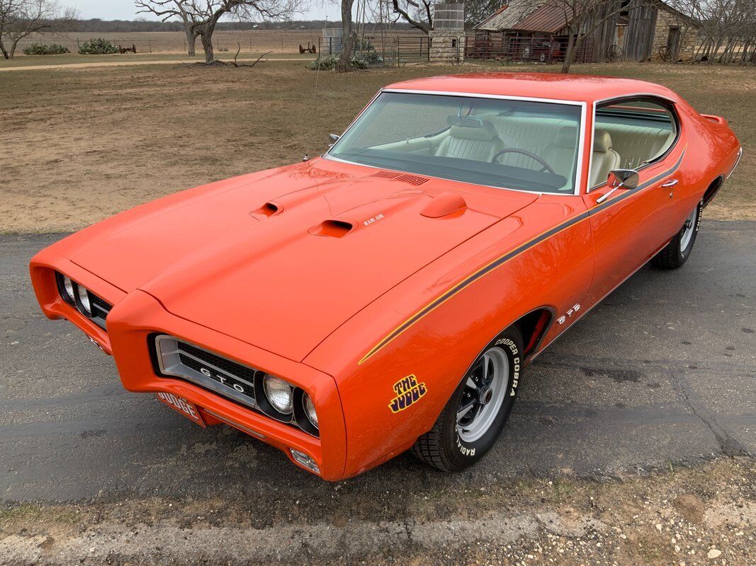 Pontiac-GTO-Coupe-1969-Red-Parchment-1967-11