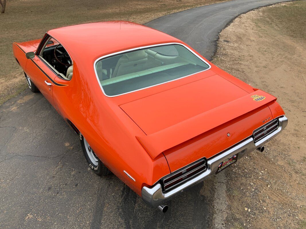 Pontiac-GTO-Coupe-1969-Red-Parchment-1967-2