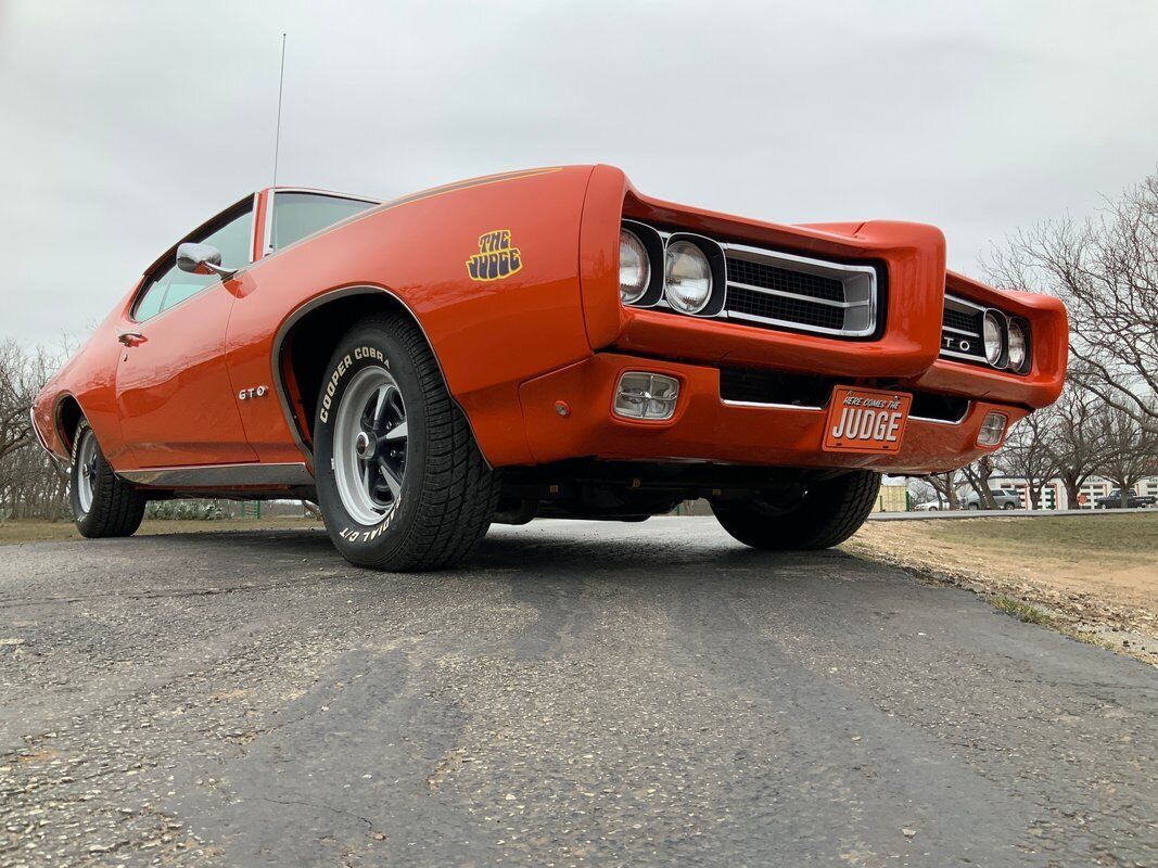 Pontiac-GTO-Coupe-1969-Red-Parchment-1967-6