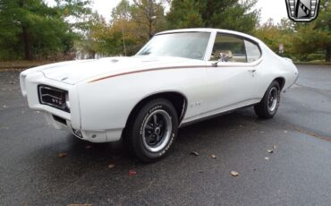 Pontiac-GTO-Coupe-1969-White-White-140013-2