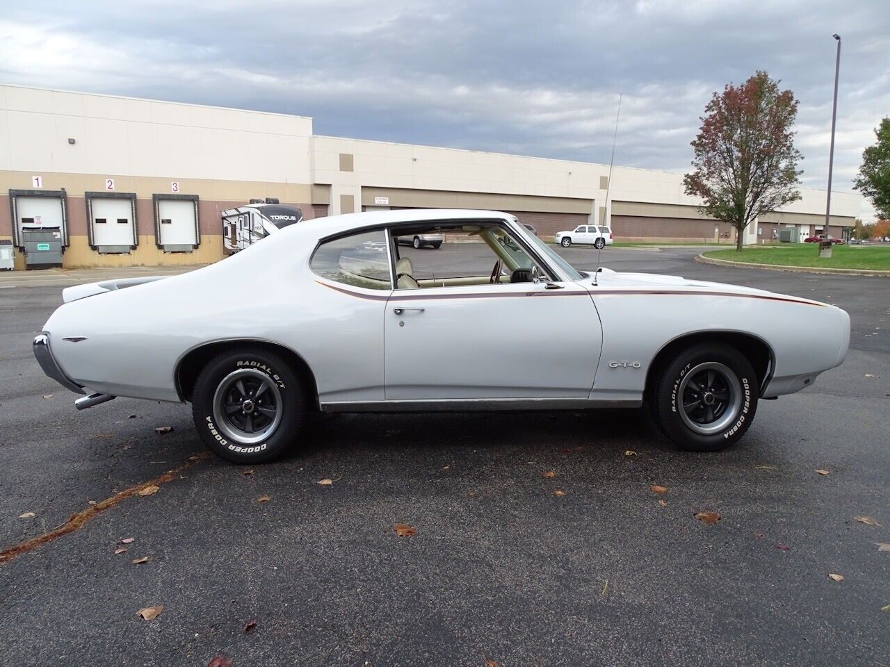 Pontiac-GTO-Coupe-1969-White-White-140013-8