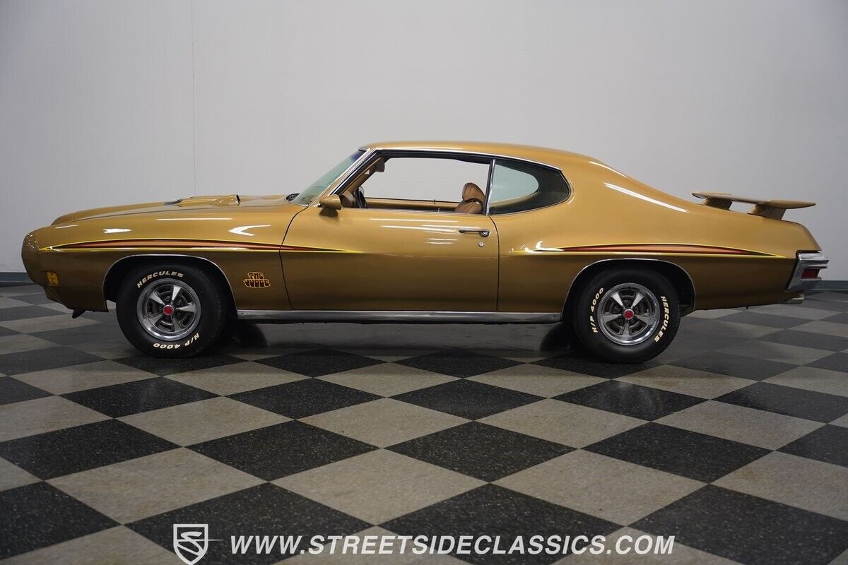 Pontiac-GTO-Coupe-1970-Gold-Saddle-22069-2