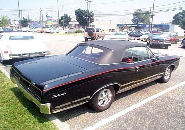 Pontiac-GTO-Royal-Bobcat-Cabriolet-1967-Black-Red-135716-22