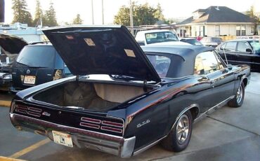 Pontiac-GTO-Royal-Bobcat-Cabriolet-1967-Black-Red-135716-39