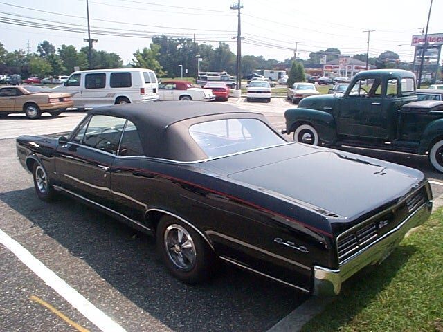 Pontiac-GTO-Royal-Bobcat-Cabriolet-1967-Black-Red-135716-9