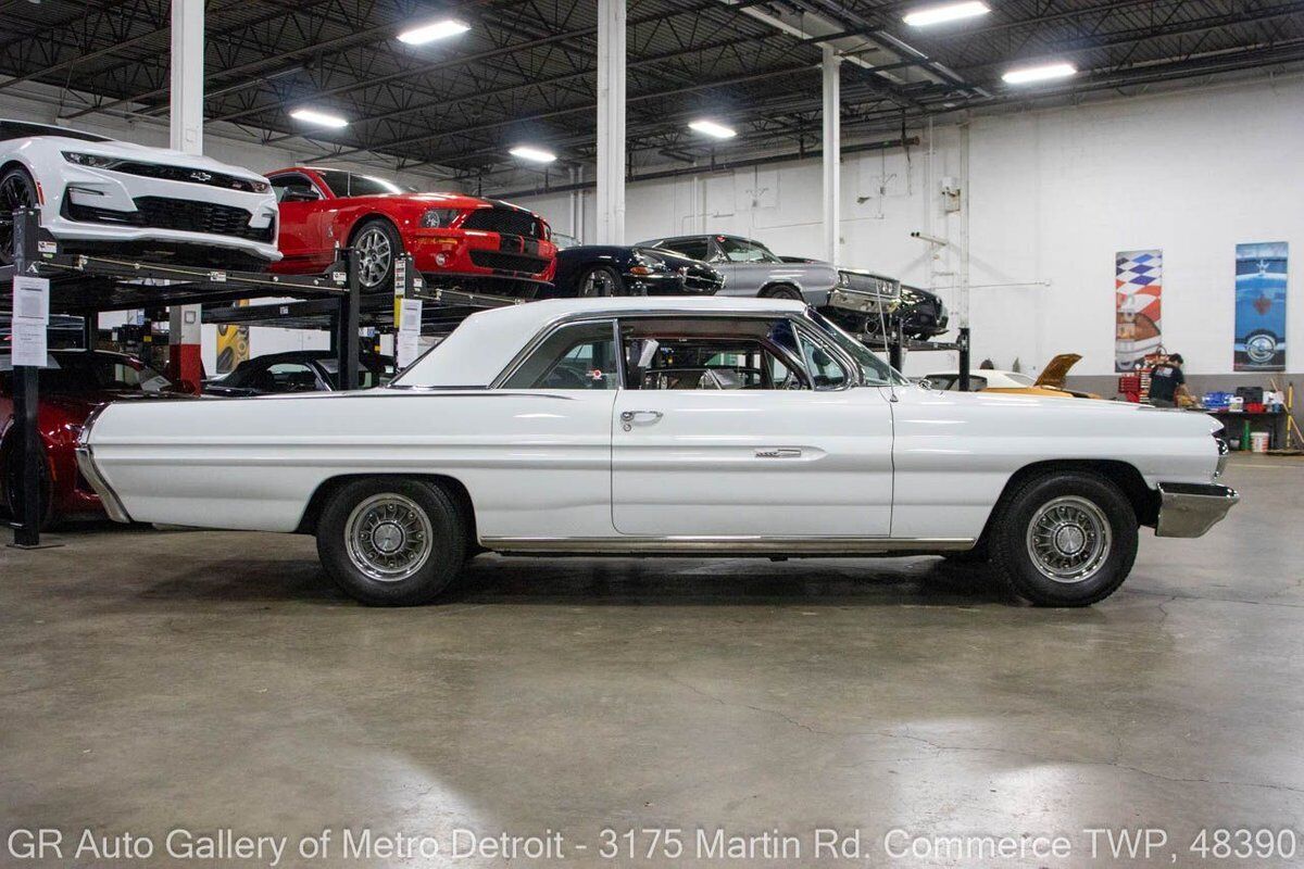 Pontiac-Grand-Prix-1962-White-Red-12719-7