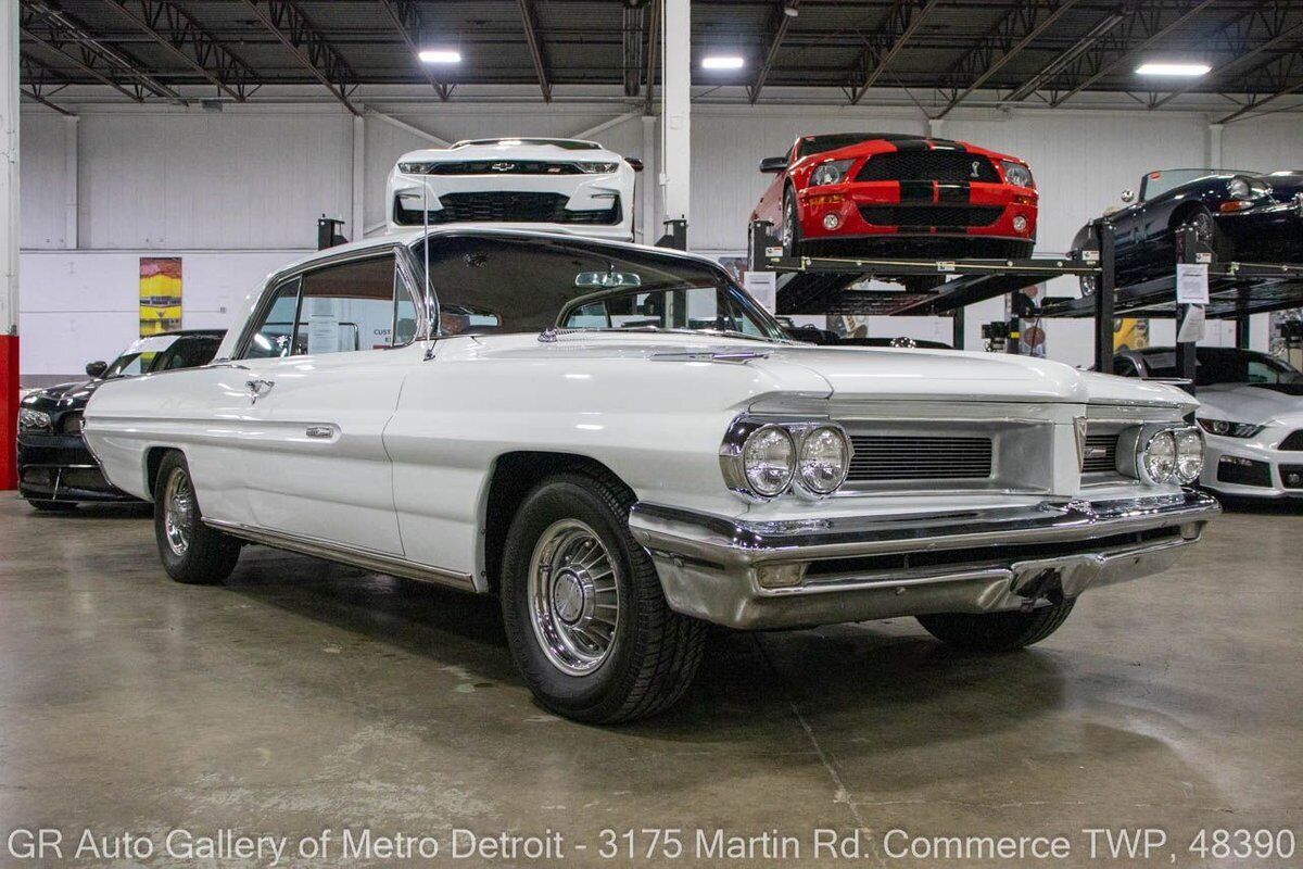 Pontiac-Grand-Prix-1962-White-Red-12719-9