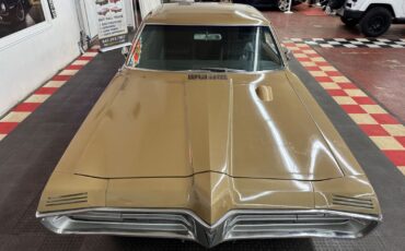 Pontiac-Grand-Prix-1967-Gold-Black-0-9