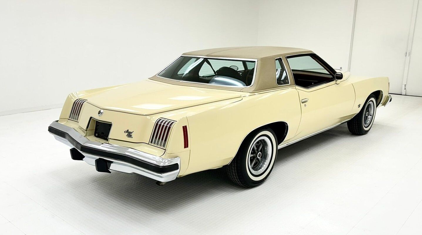 Pontiac-Grand-Prix-1975-Carmel-Beige-Saddle-108235-4