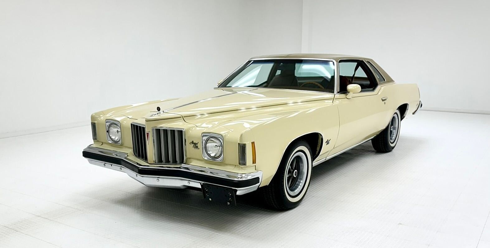 Pontiac Grand Prix 1975 à vendre