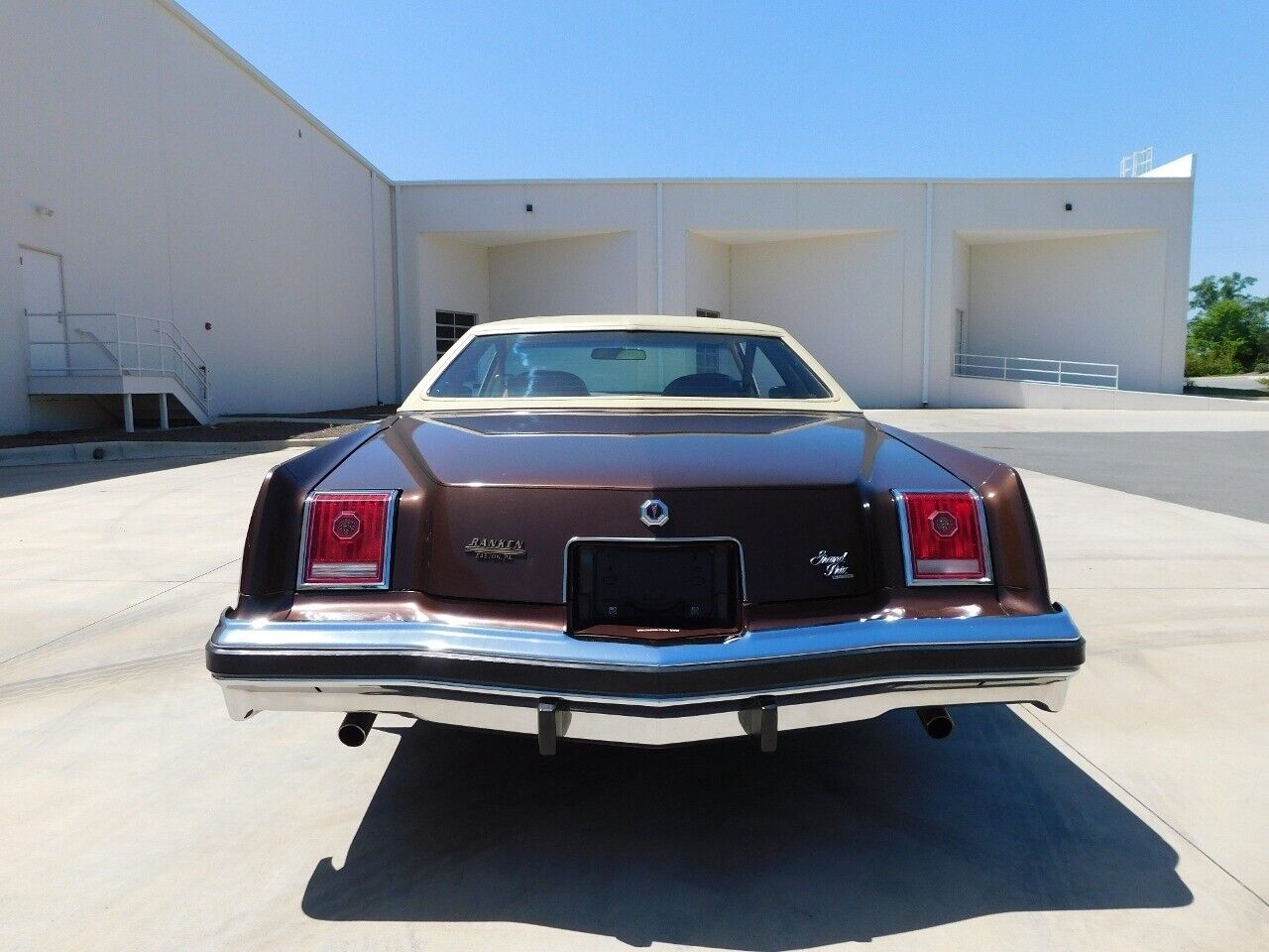 Pontiac-Grand-Prix-1977-Brown-Tan-36672-9