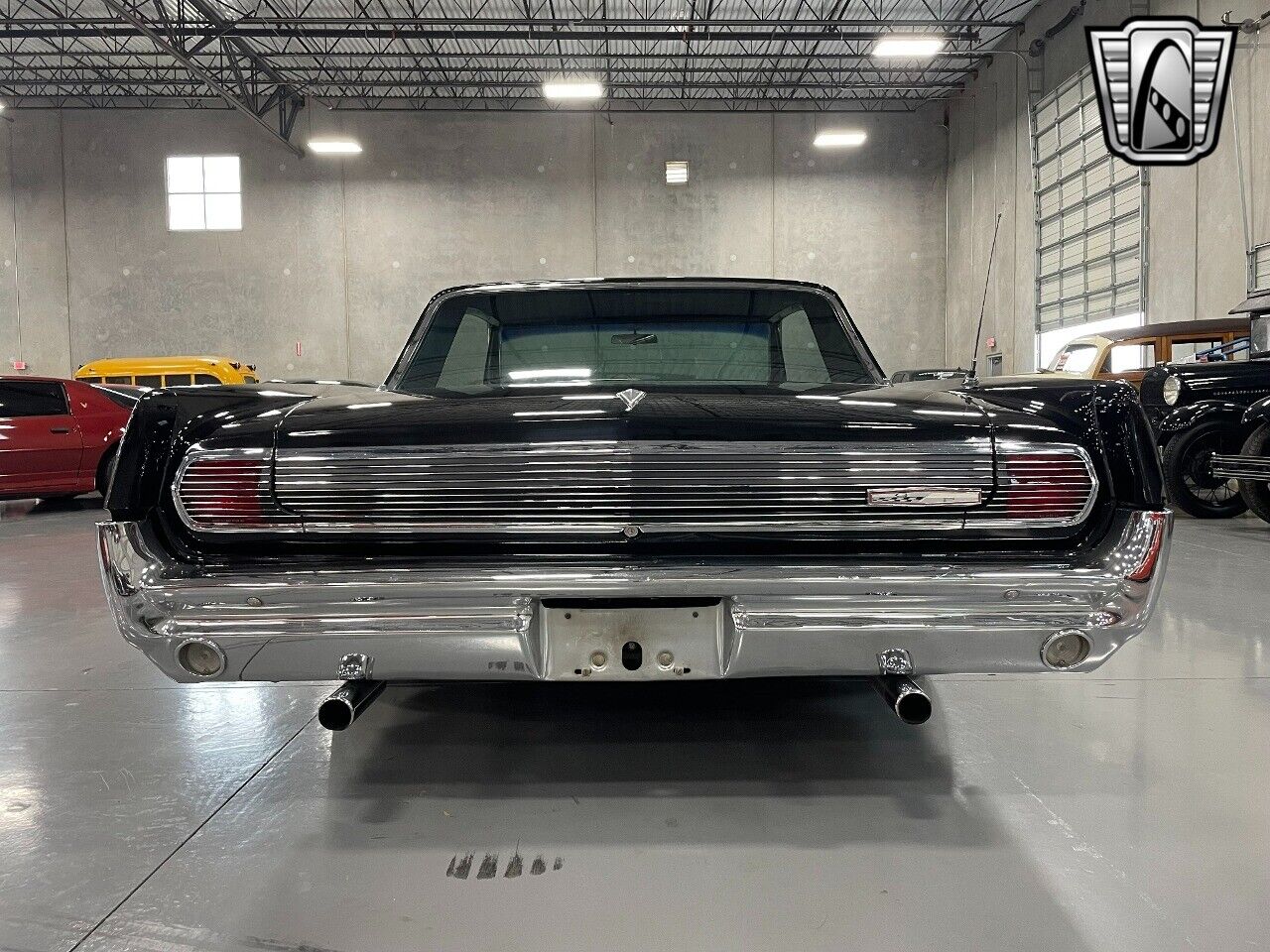 Pontiac-Grand-Prix-Coupe-1963-Black-Black-133889-4