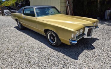 Pontiac-Grand-Prix-Coupe-1969-Gold-Gold-181856-2