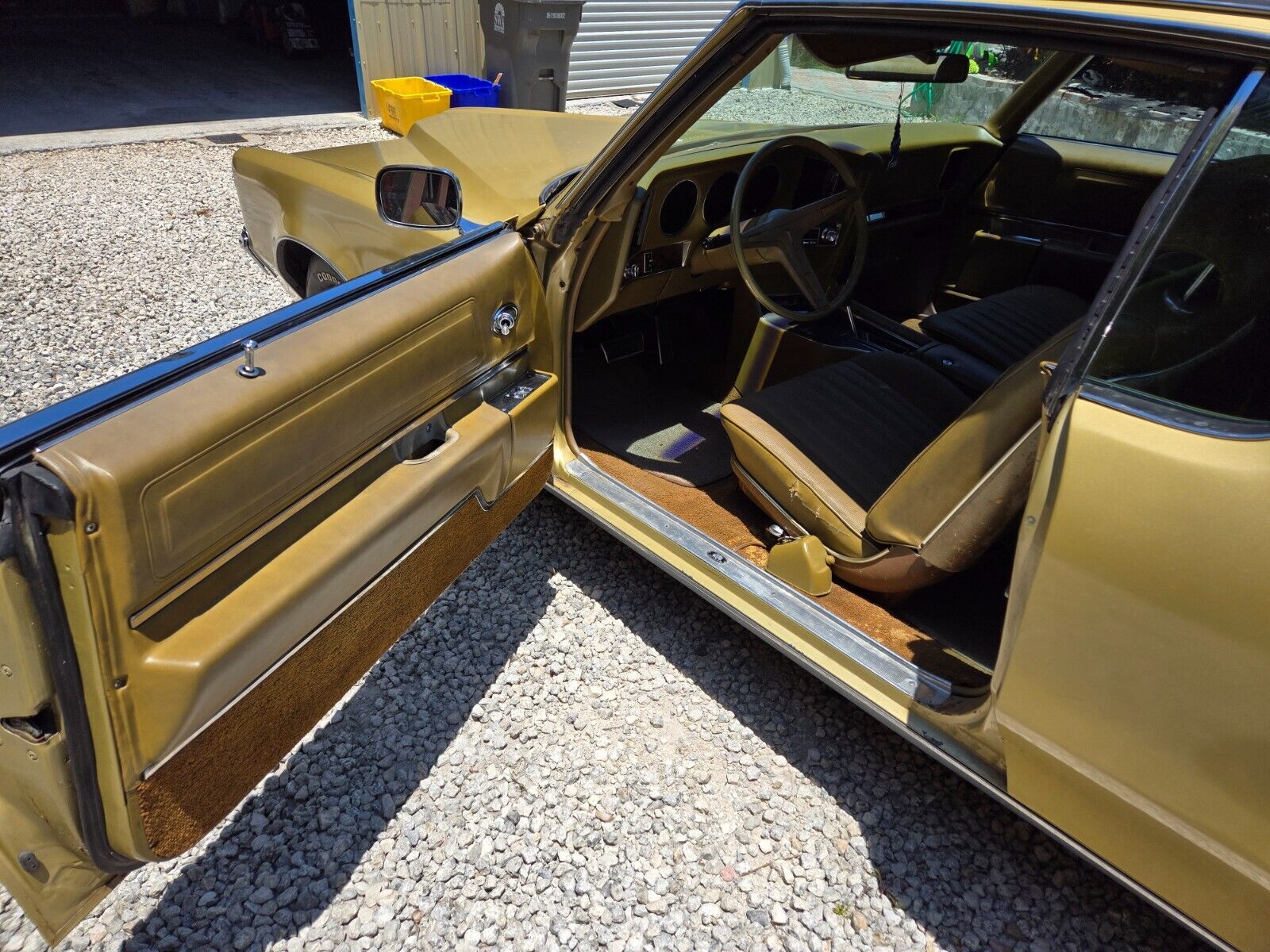 Pontiac-Grand-Prix-Coupe-1969-Gold-Gold-181856-6