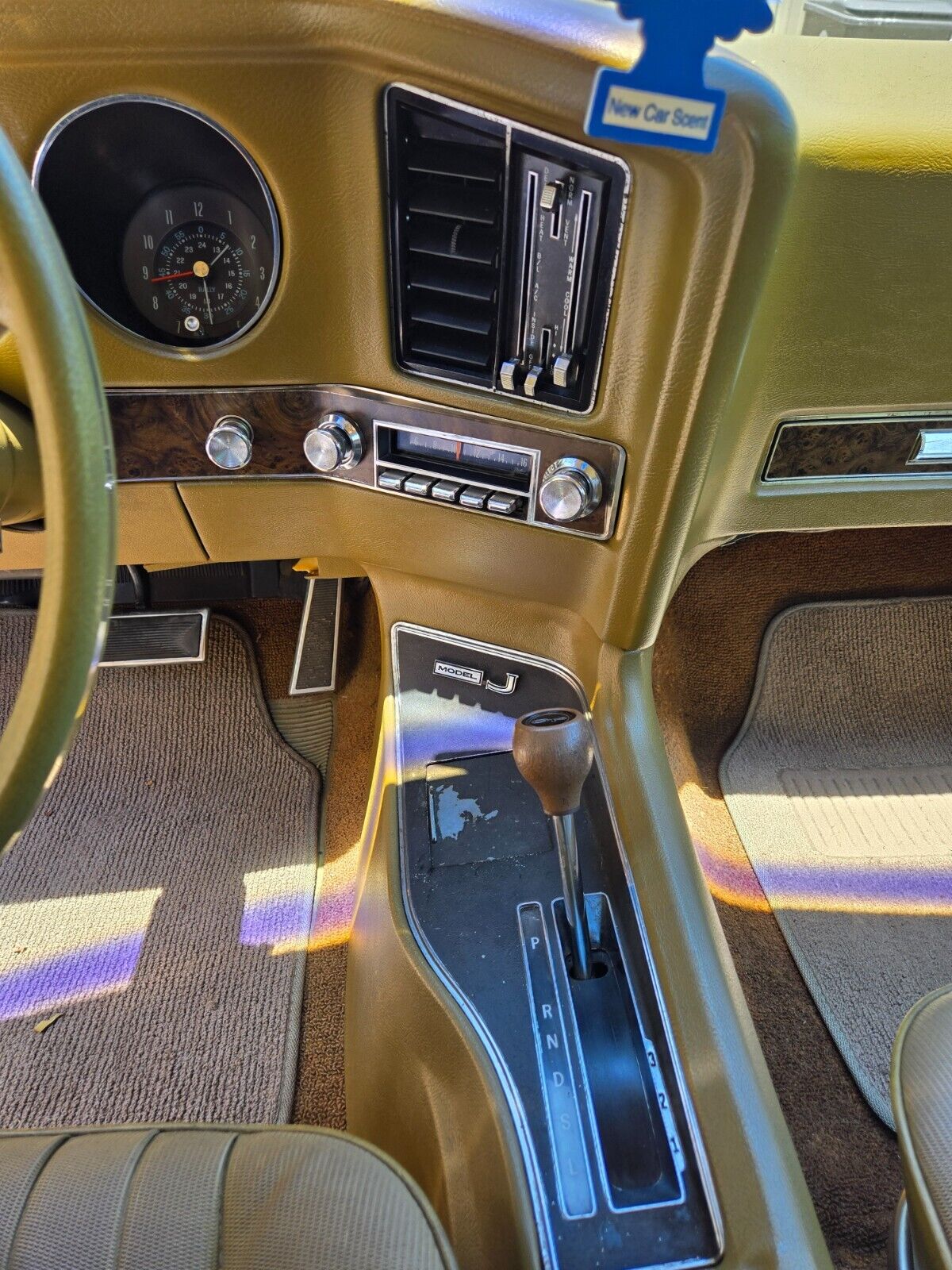 Pontiac-Grand-Prix-Coupe-1969-Gold-Gold-181856-9