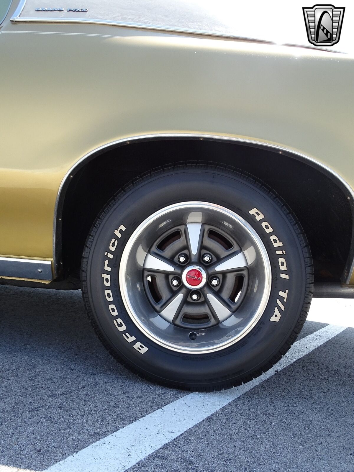 Pontiac-Grand-Prix-Coupe-1970-Gold-Tan-112393-11