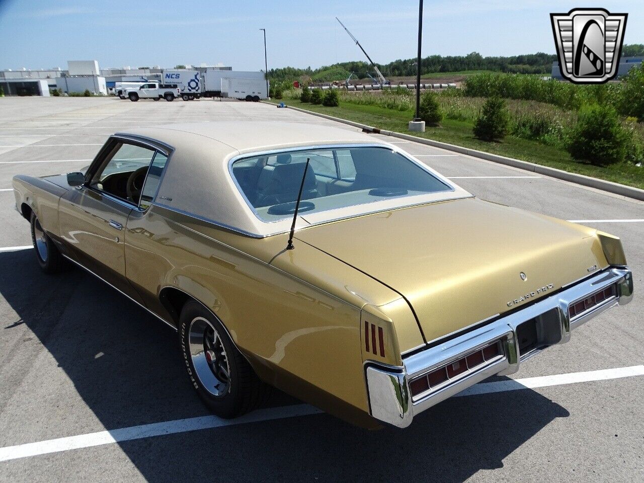 Pontiac-Grand-Prix-Coupe-1970-Gold-Tan-112393-4