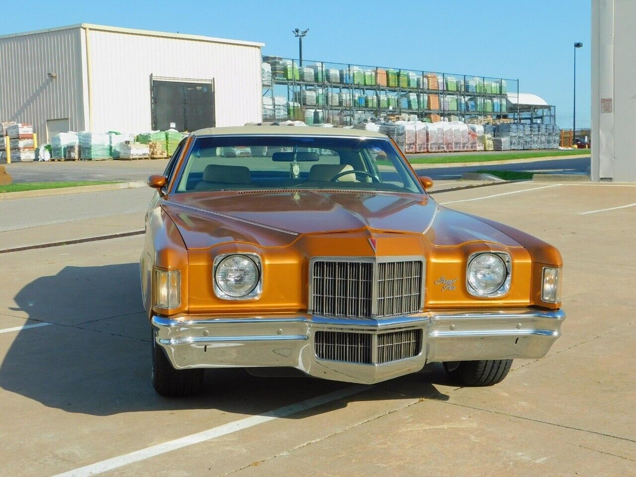 Pontiac-Grand-Prix-Coupe-1972-Orange-Cream-95696-10